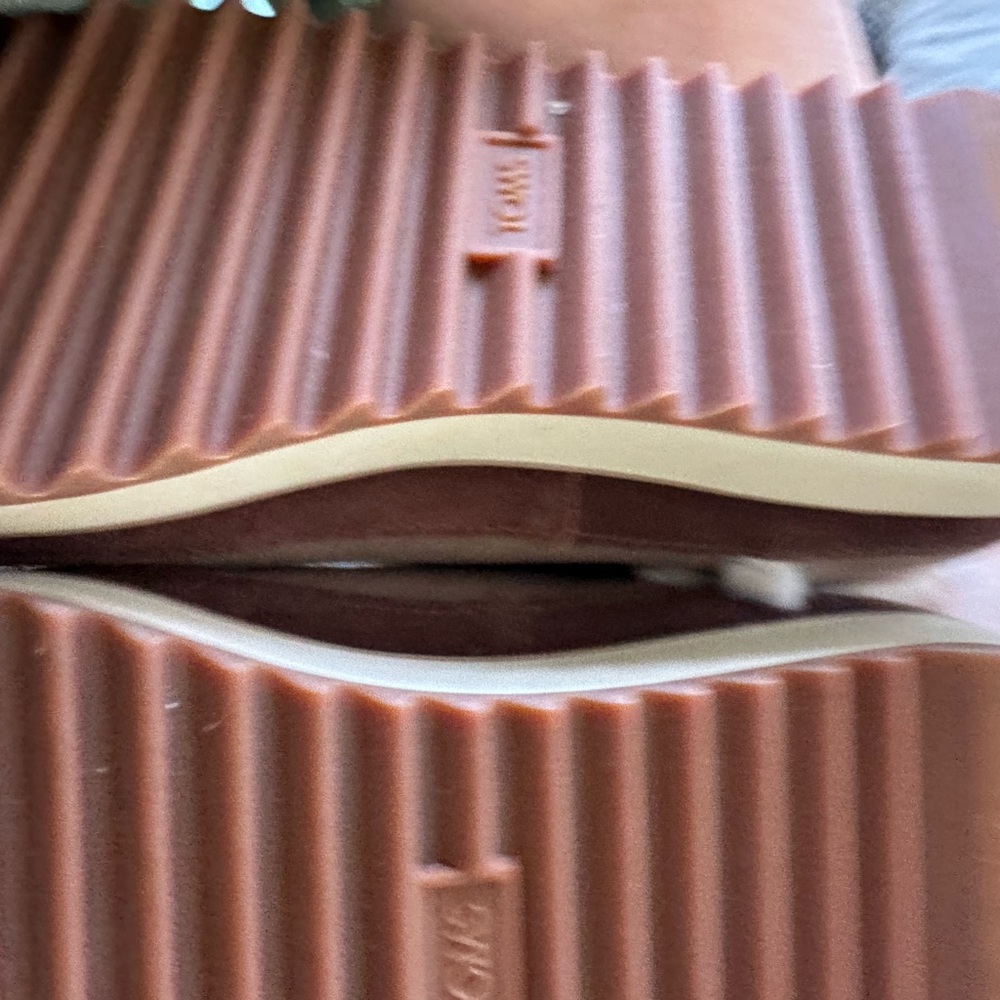 Toms Taupe Faux Fur Winter Boots - Picture 10 of 12